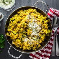 Risotto mit Safran und Zucchini