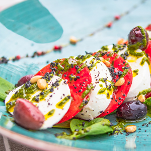 Tomaten mit selbstgemachtem Mozzarella